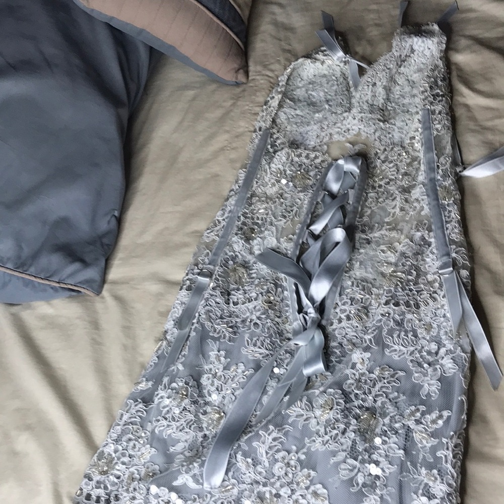 Dress - Picture 3 of 6